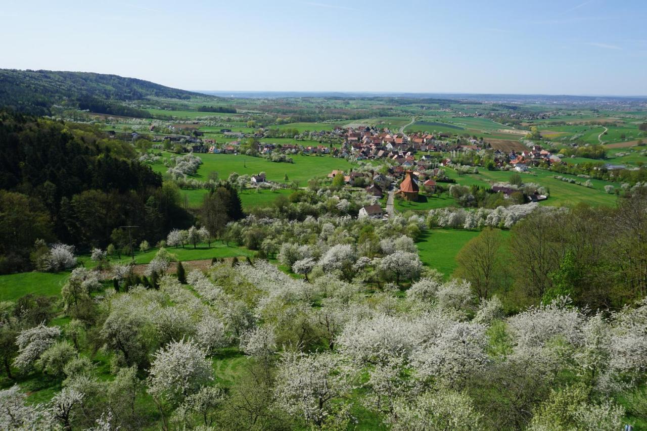 Berg-Gasthof Hoetzelein Kunreuth Exterior foto